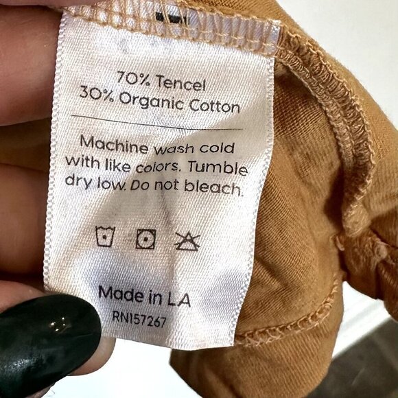 NEW MATE the Label Oversized Gold/Yellow Pocket V Neck Tee - Large - Picture 3 of 6